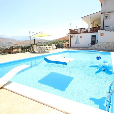 Villa Con Piscina