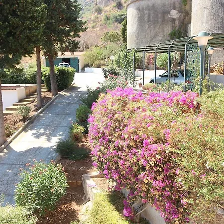 Villa Con Piscina